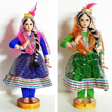 Pair of Kathak Dancers