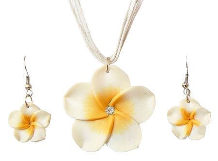 Off-White Flower Pendant in Thread Cord with Earrings