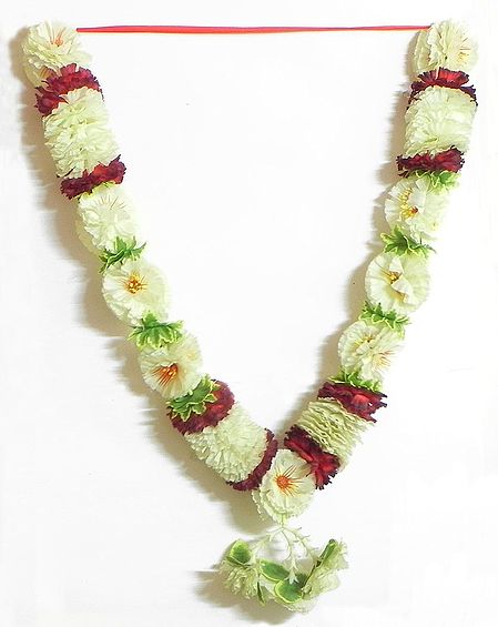 Off-White Red and Green Cloth Garland