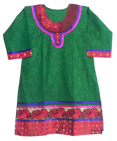 Self Design Green Kurta with Red Embroidery and Three Quarter Sleeves