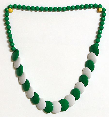 Dark Green and White Bead Necklace