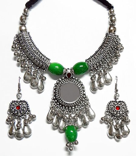 Metal Necklace with Pendant and Earrings