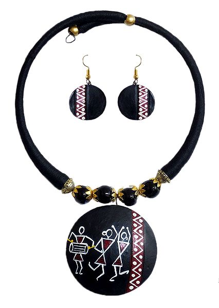 Black Thread Spring Necklace with Terracotta Pendant and Earrings