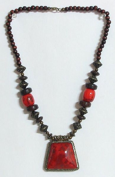 Red Color Stone Bead Tibetan Necklace with Oval Stone Pendant