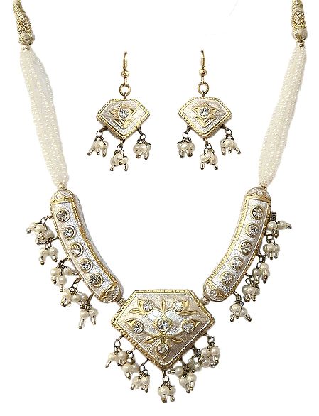 White Bead Adjustable Necklace with Lac Meenakari Pendant and Earrings