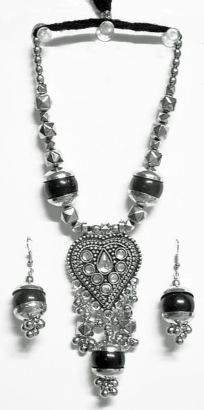 Metal Necklace with Heart Pendant and Earrings