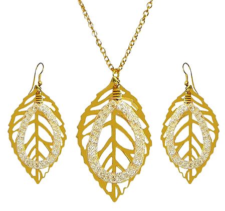 Golden Metal Chain with Leaf Pendant and Earrings