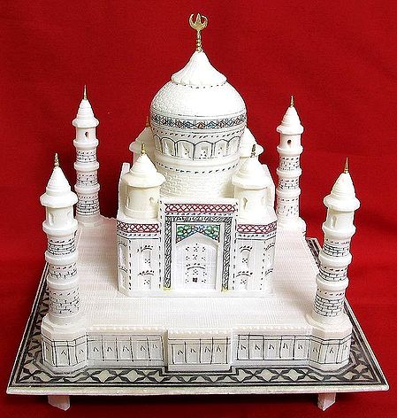 Taj Mahal - A Monument of Immortal Love - ( can also be used as Table Lamp )