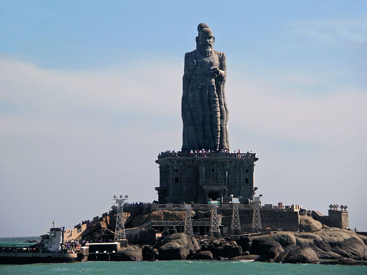 Thiruvalluvar Statue In Kanyakumari