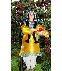 Kashmiri Apple Plucker Photo - Unframed Photo Print on Paper